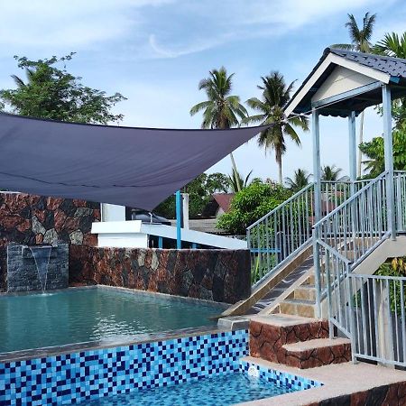 Aleesa Roomstay ปาเซร์ปูเตะห์ ภายนอก รูปภาพ