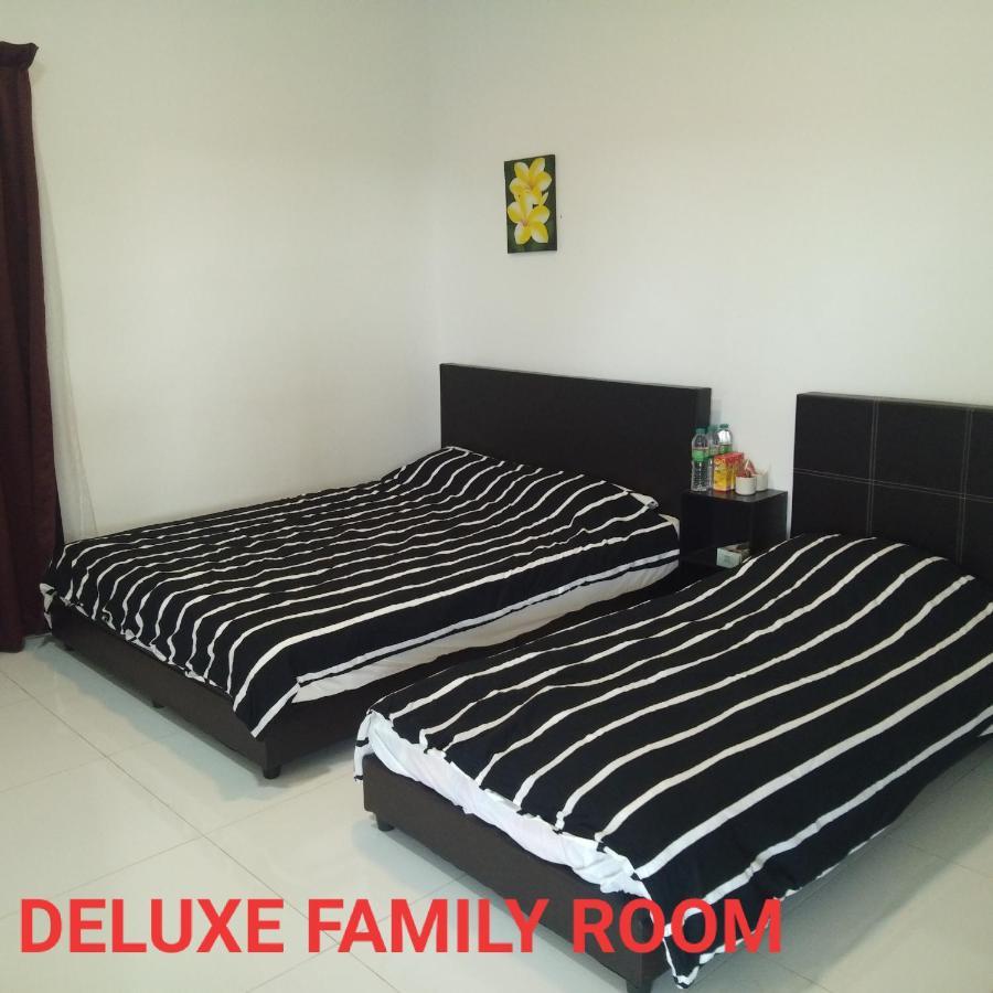 Aleesa Roomstay ปาเซร์ปูเตะห์ ภายนอก รูปภาพ