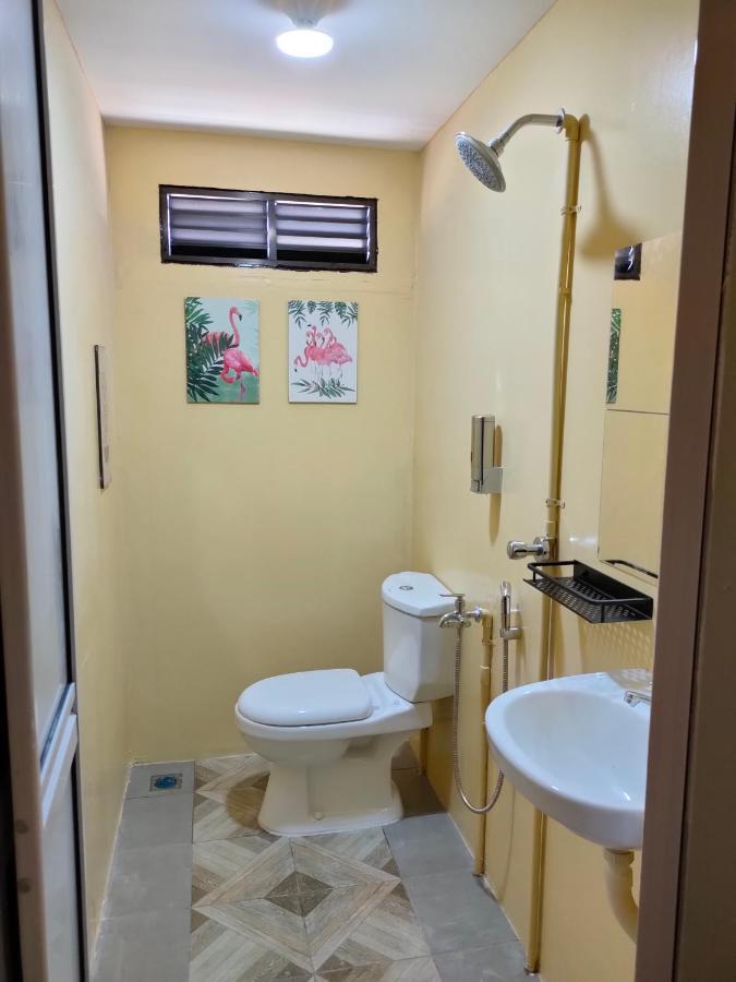 Aleesa Roomstay ปาเซร์ปูเตะห์ ภายนอก รูปภาพ