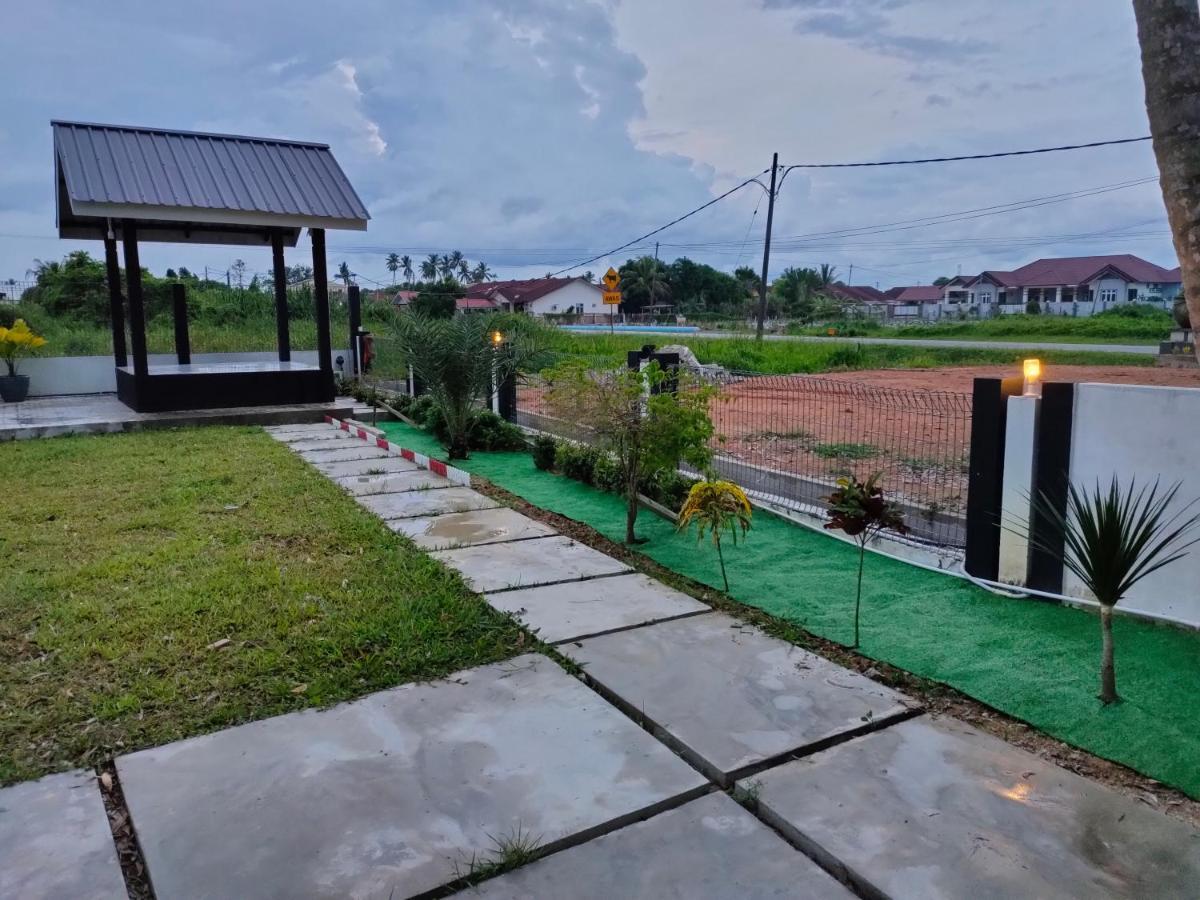 Aleesa Roomstay ปาเซร์ปูเตะห์ ภายนอก รูปภาพ