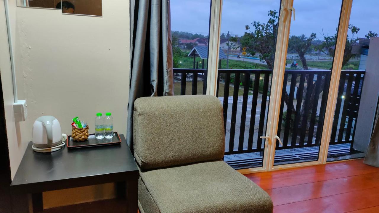 Aleesa Roomstay ปาเซร์ปูเตะห์ ภายนอก รูปภาพ