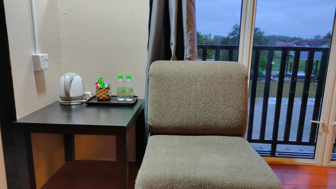 Aleesa Roomstay ปาเซร์ปูเตะห์ ภายนอก รูปภาพ