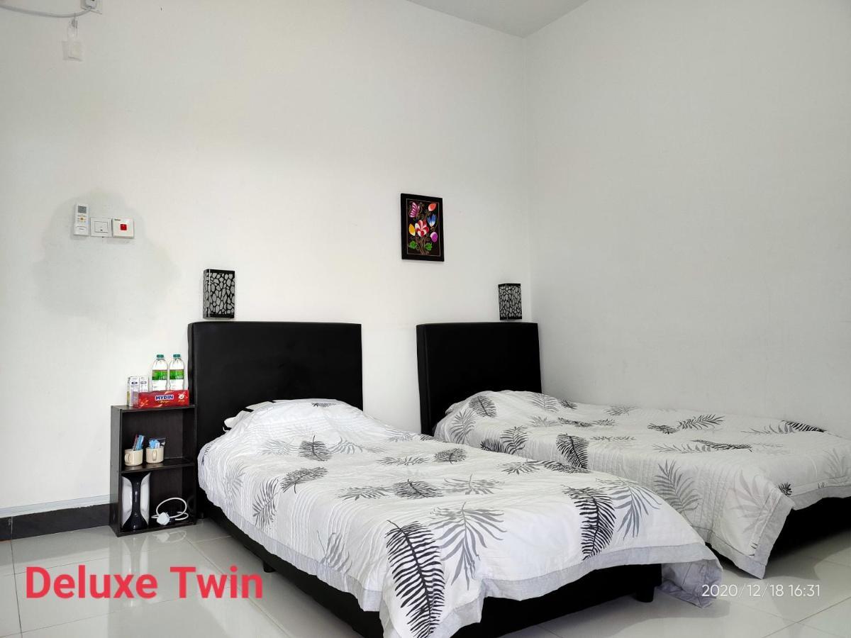 Aleesa Roomstay ปาเซร์ปูเตะห์ ภายนอก รูปภาพ