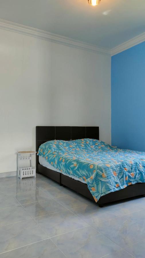 Aleesa Roomstay ปาเซร์ปูเตะห์ ภายนอก รูปภาพ