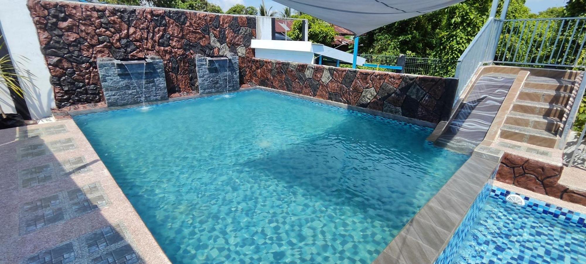 Aleesa Roomstay ปาเซร์ปูเตะห์ ภายนอก รูปภาพ