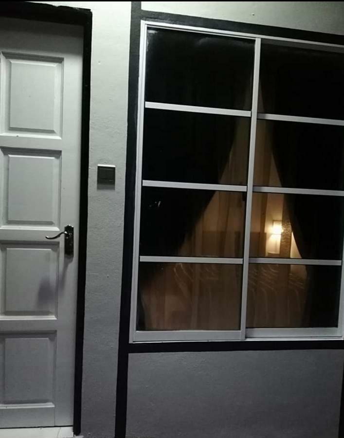 Aleesa Roomstay ปาเซร์ปูเตะห์ ภายนอก รูปภาพ